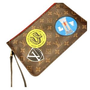 LOUIS VUITTON CLUTCH